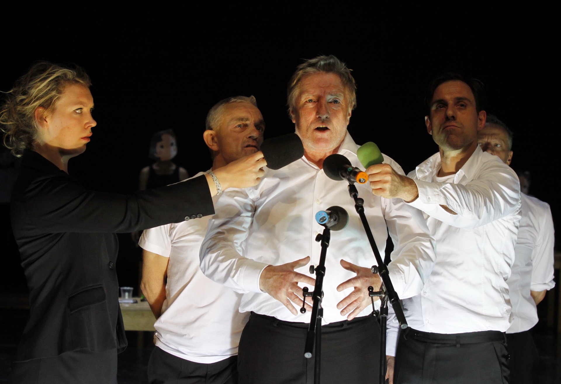 2011 - DAS WERK / IM BUS / EIN STURZ